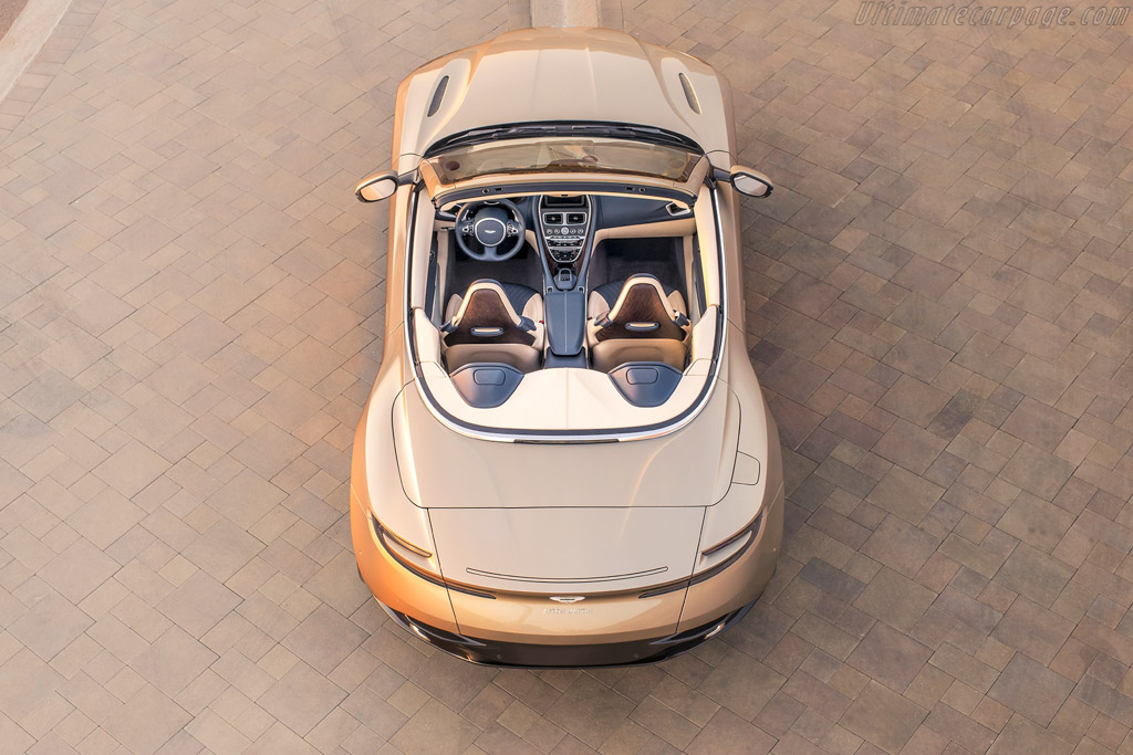 Aston Martin DB11 Volante