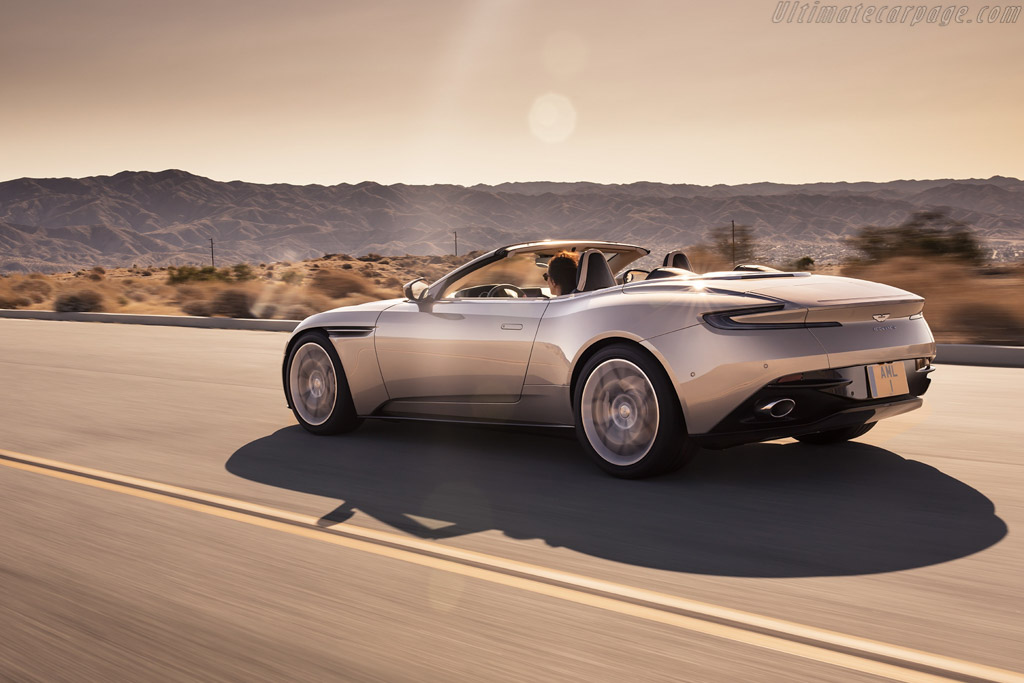 Aston Martin DB11 Volante