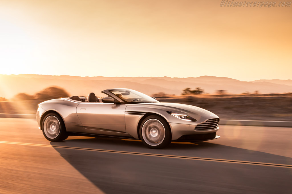 Aston Martin DB11 Volante