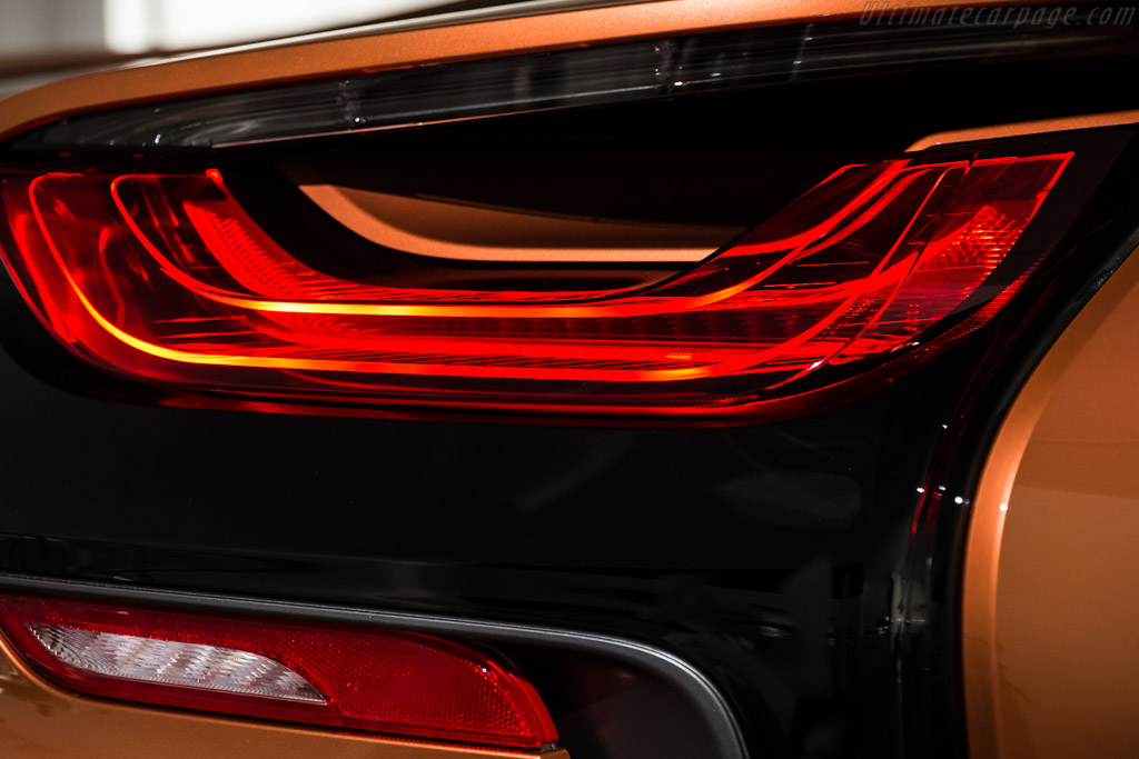 BMW i8 Roadster