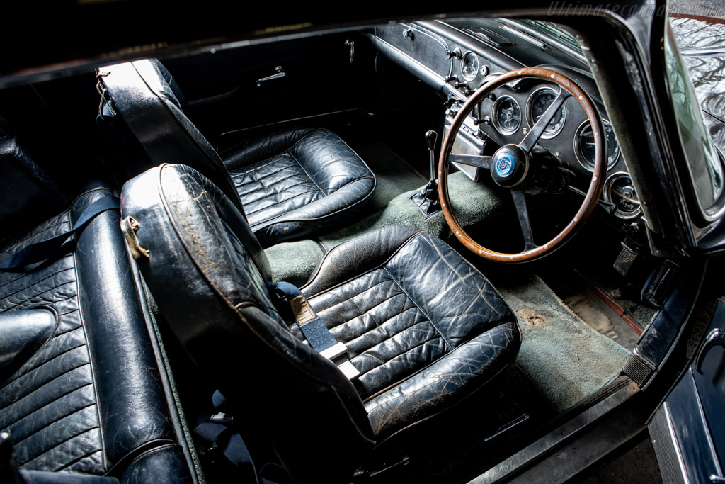 Aston Martin DB4