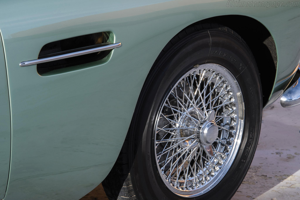 Aston Martin DB4