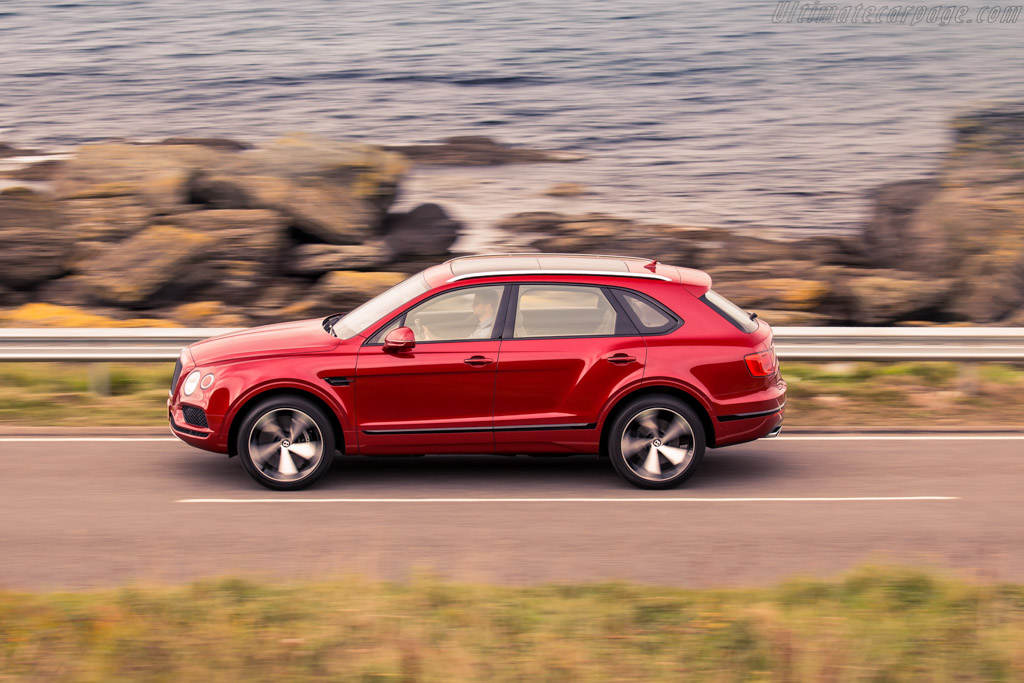Bentley Bentayga V8