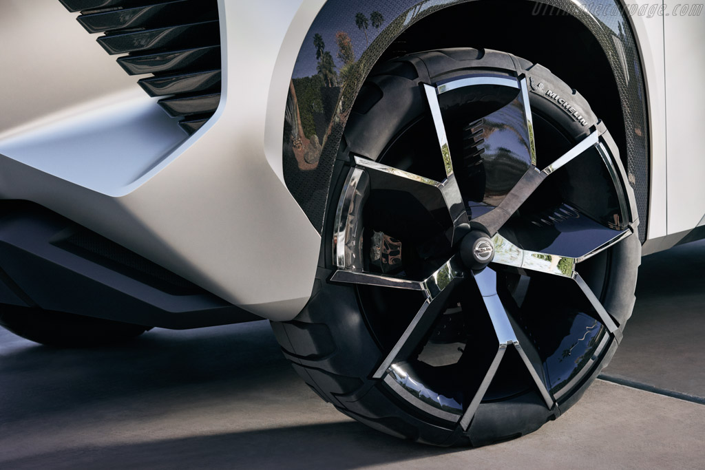 Nissan Xmotion Concept