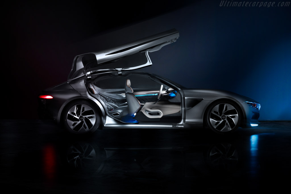 HK GT