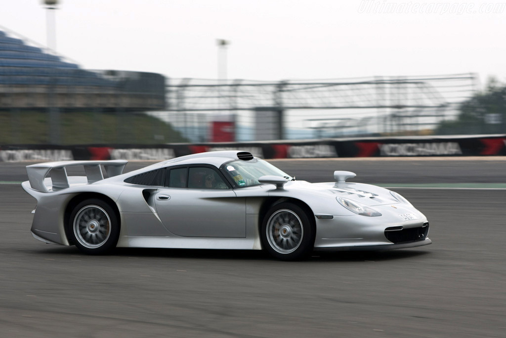 Porsche 911 GT1 Strassenversion - Chassis: WP0ZZZ99ZWS396005  - 2009 Modena Trackdays