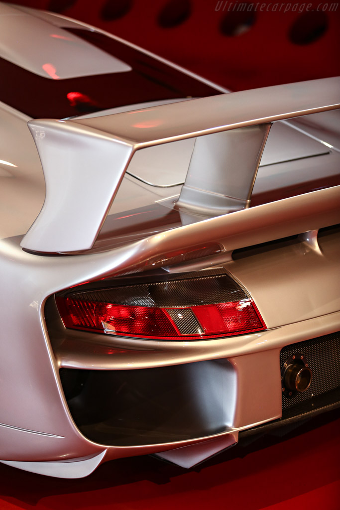 Porsche 911 GT1 Strassenversion