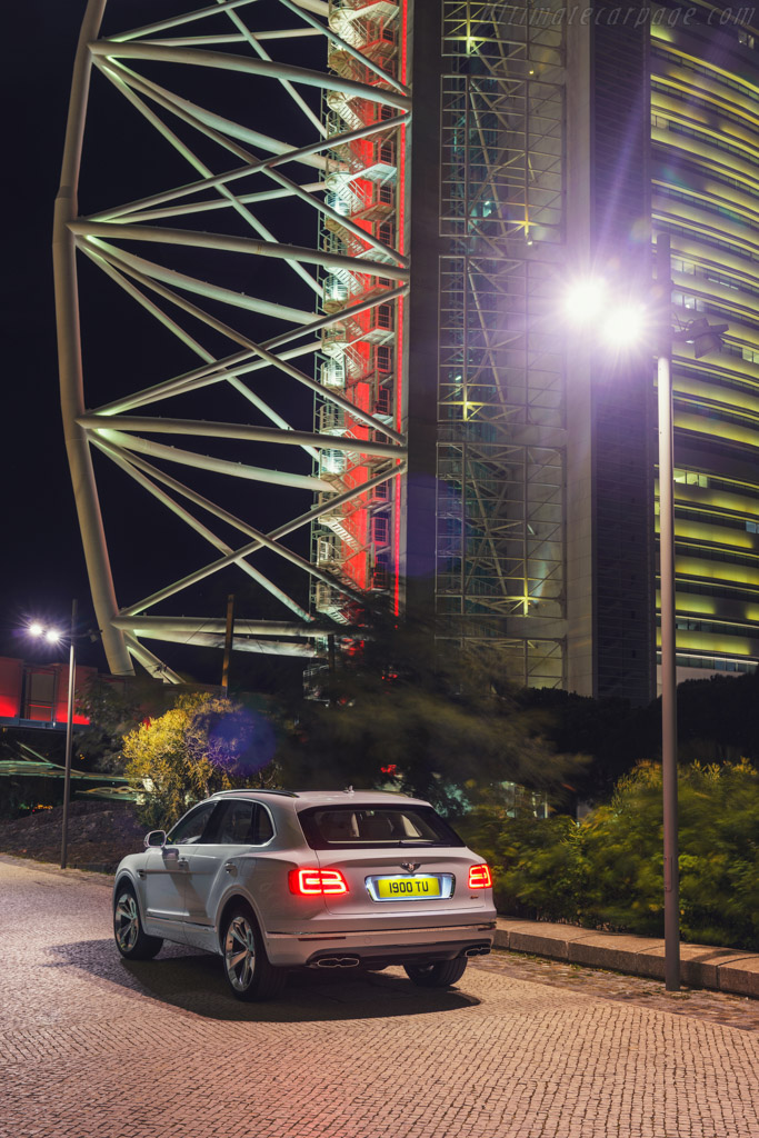 Bentley Bentayga Hybrid