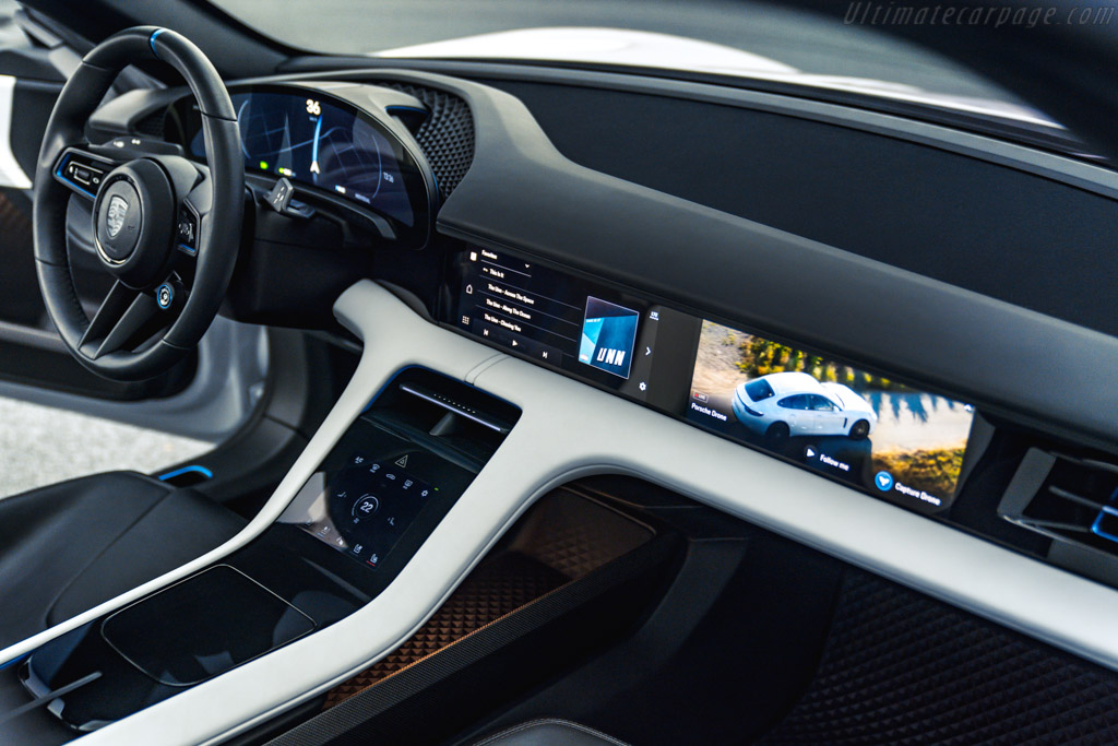 Porsche Mission E Cross Turismo