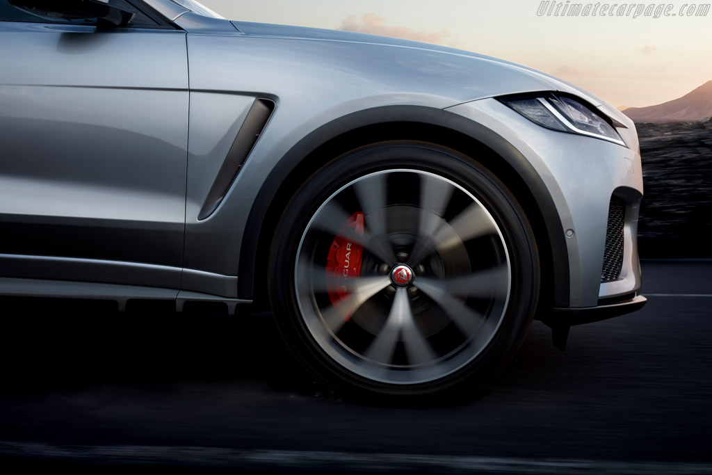 Jaguar F-Pace SVR