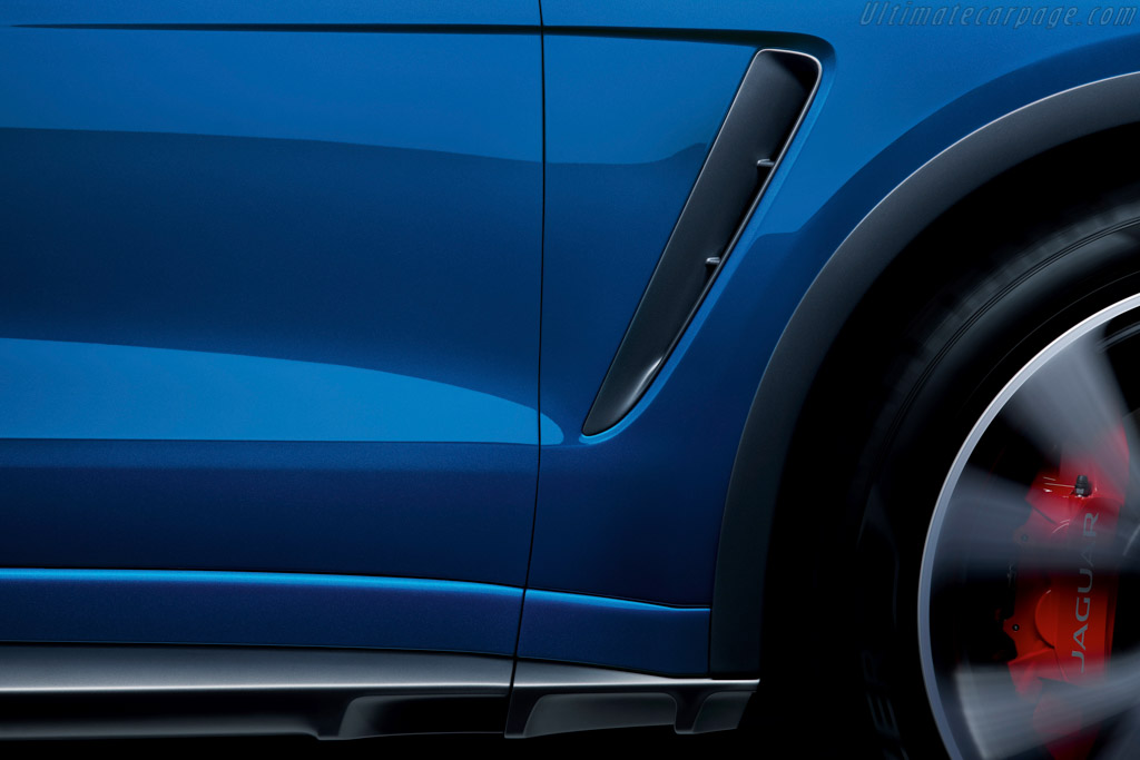 Jaguar F-Pace SVR