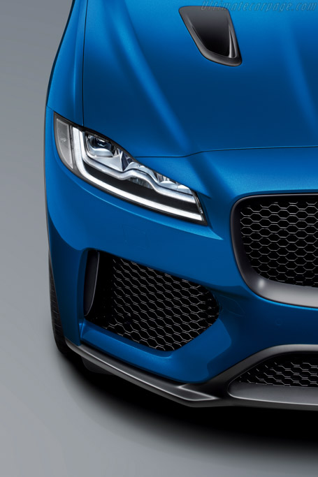Jaguar F-Pace SVR