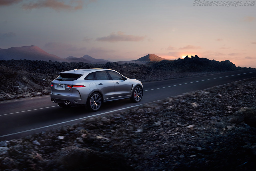 Jaguar F-Pace SVR