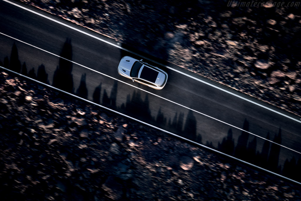 Jaguar F-Pace SVR