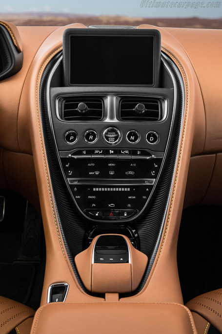 Aston Martin DB11 AMR