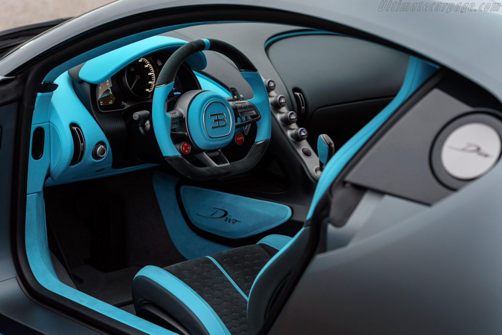 Bugatti divo салон