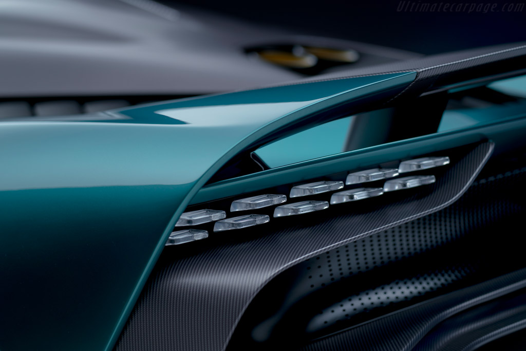 Aston Martin Valhalla