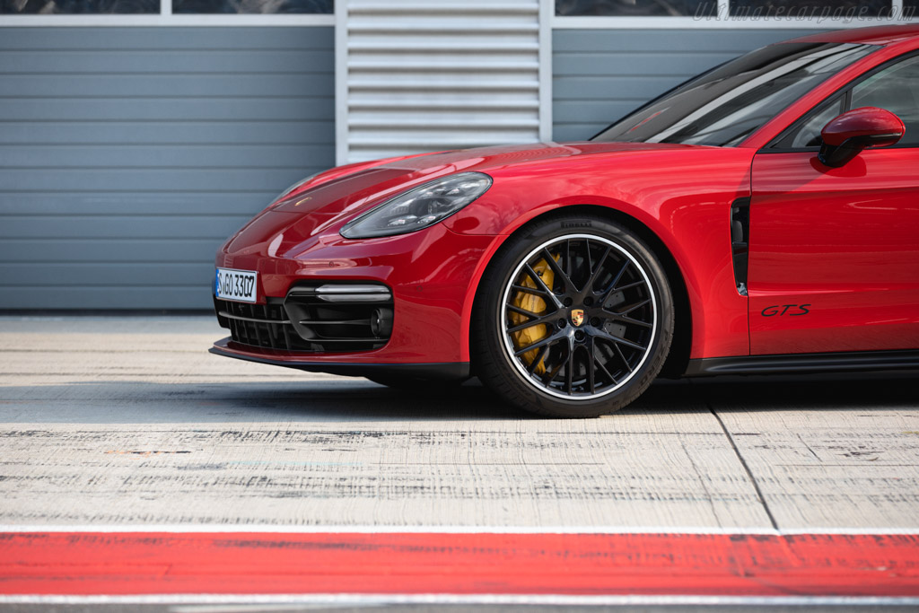 Porsche Panamera GTS