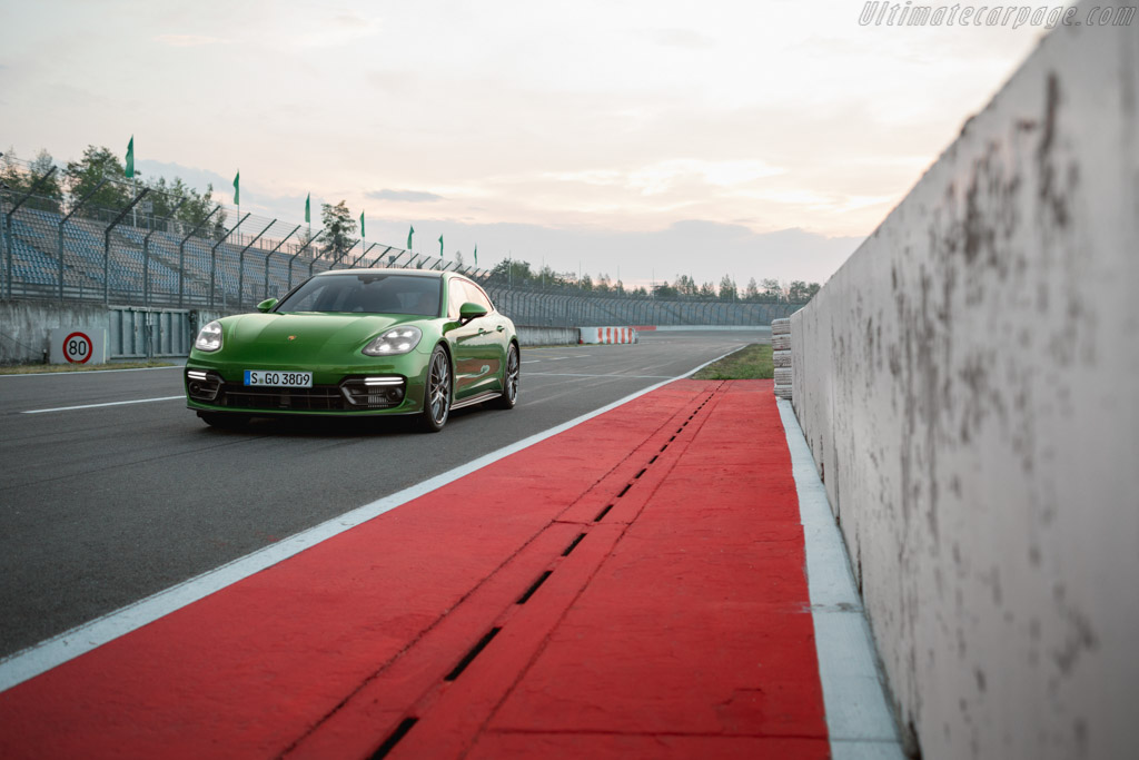Porsche Panamera GTS Sport Turismo