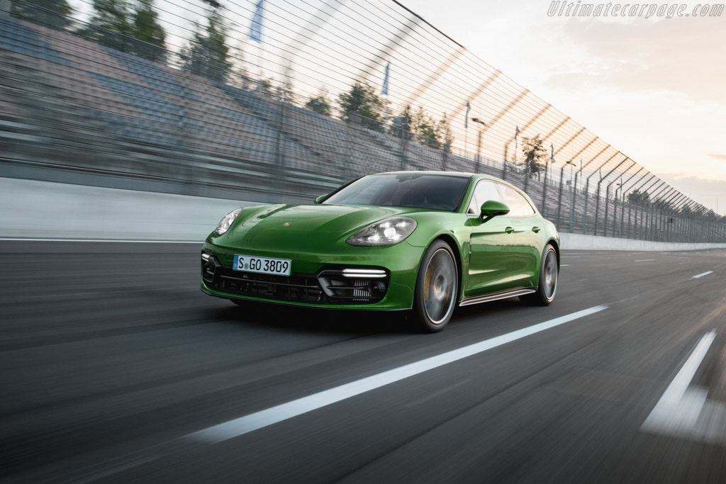 Porsche Panamera GTS Sport Turismo