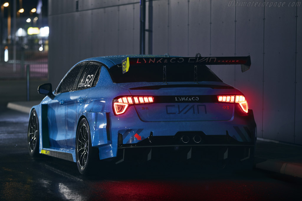Lynk & Co 03 Cyan Concept