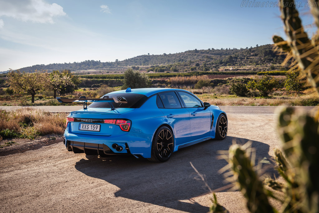Lynk & Co 03 Cyan Concept