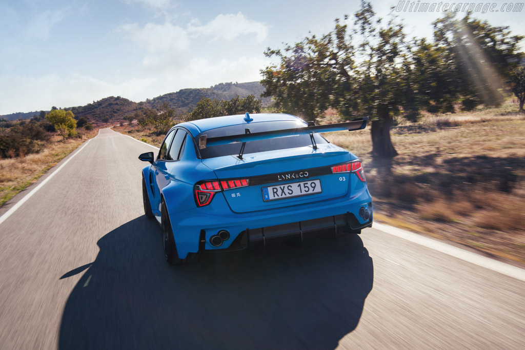 Lynk & Co 03 Cyan Concept