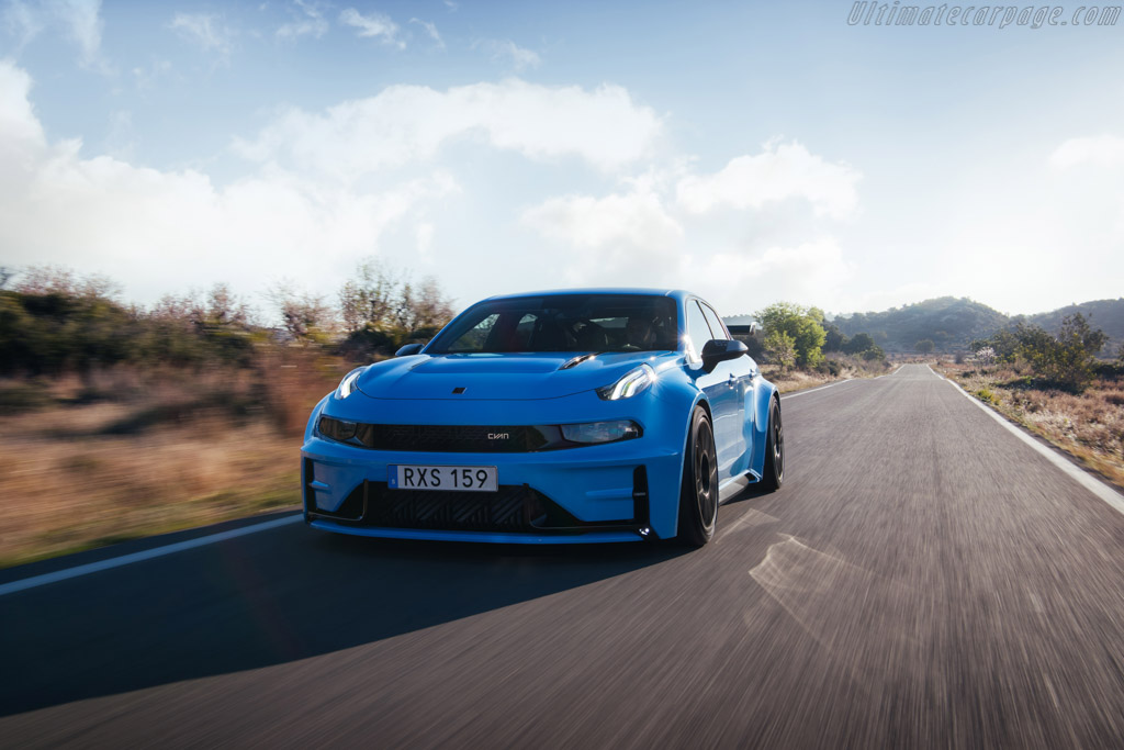 Lynk & Co 03 Cyan Concept