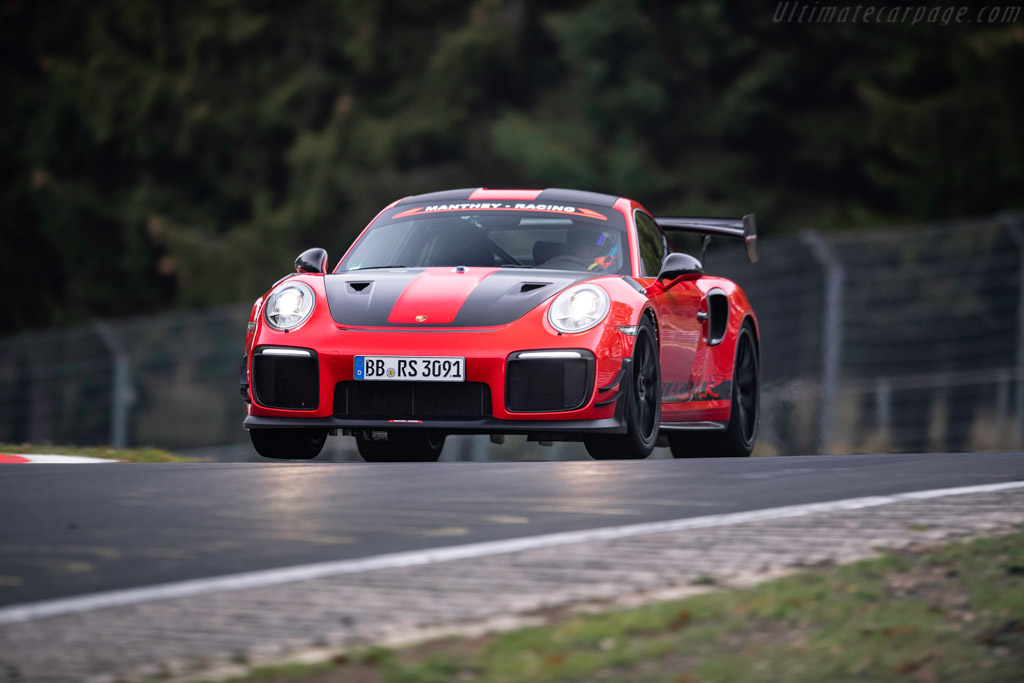 Porsche 911 GT2 RS MR