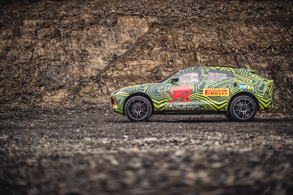 Aston Martin DBX