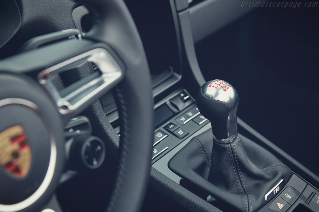 Porsche 718 Boxster T