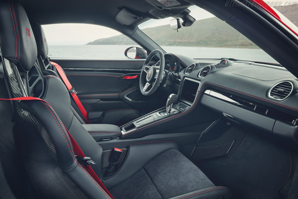 Porsche 718 Cayman T