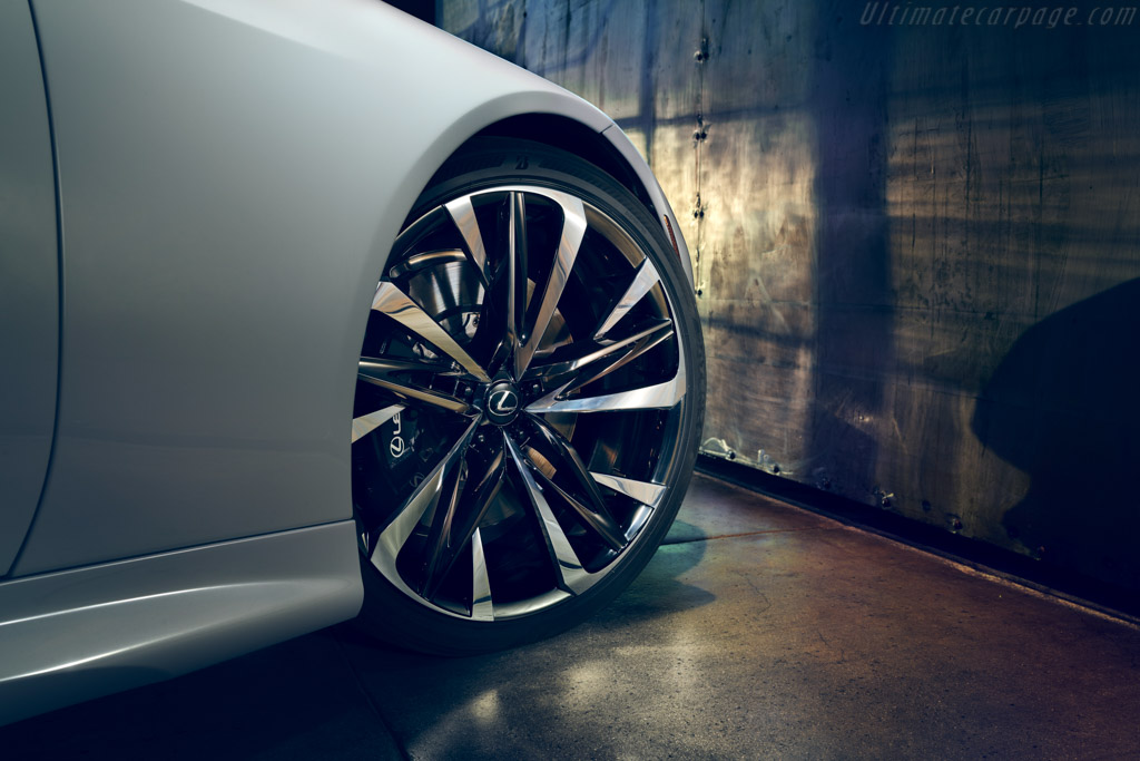 Lexus LC Convertible Concept