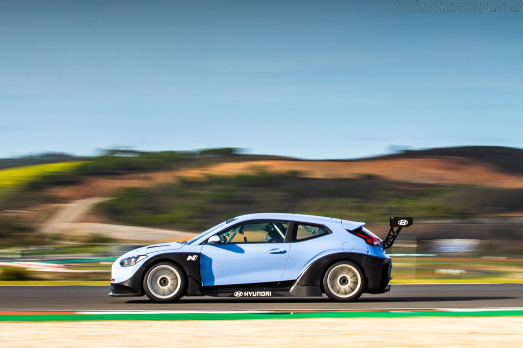 Hyundai Veloster N TCR