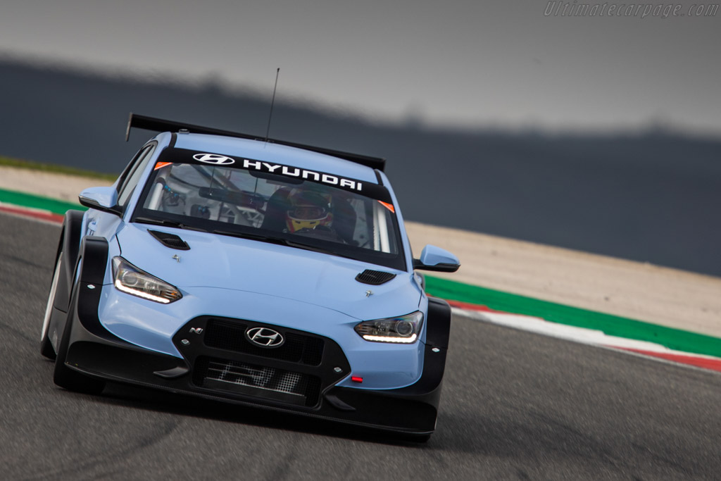 Hyundai Veloster N TCR