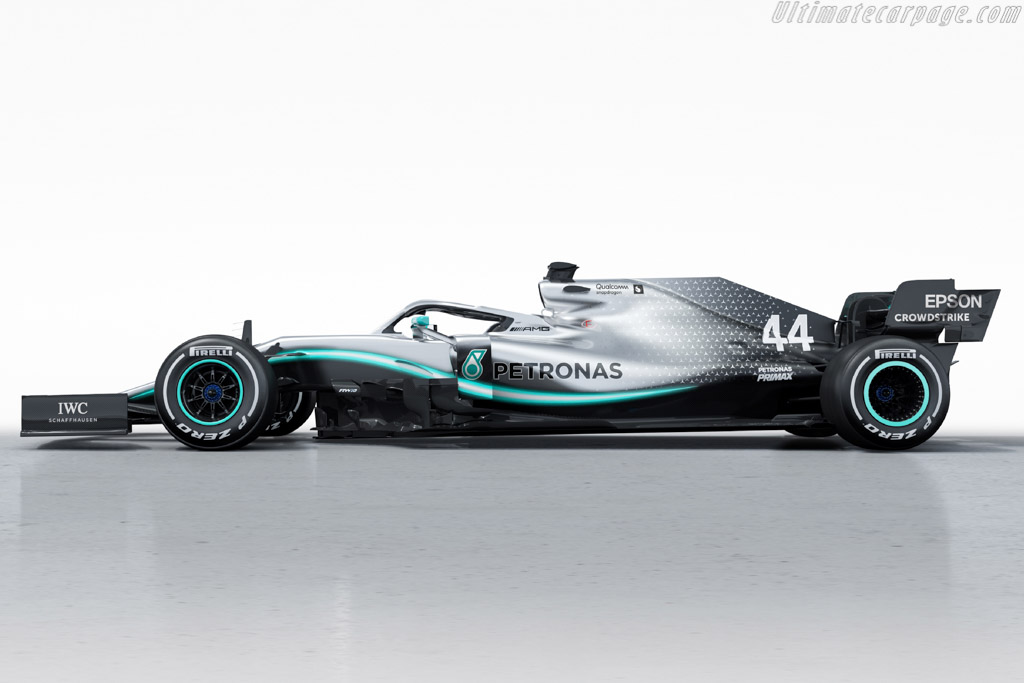 Mercedes-Benz W10 EQ Power+