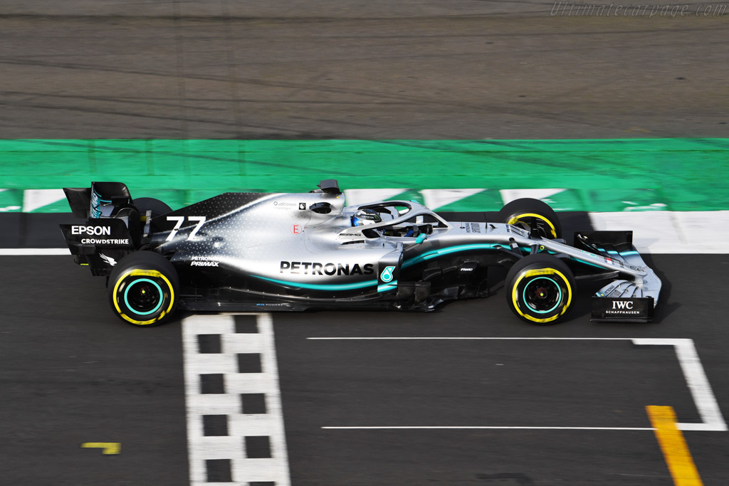 Mercedes-Benz W10 EQ Power+
