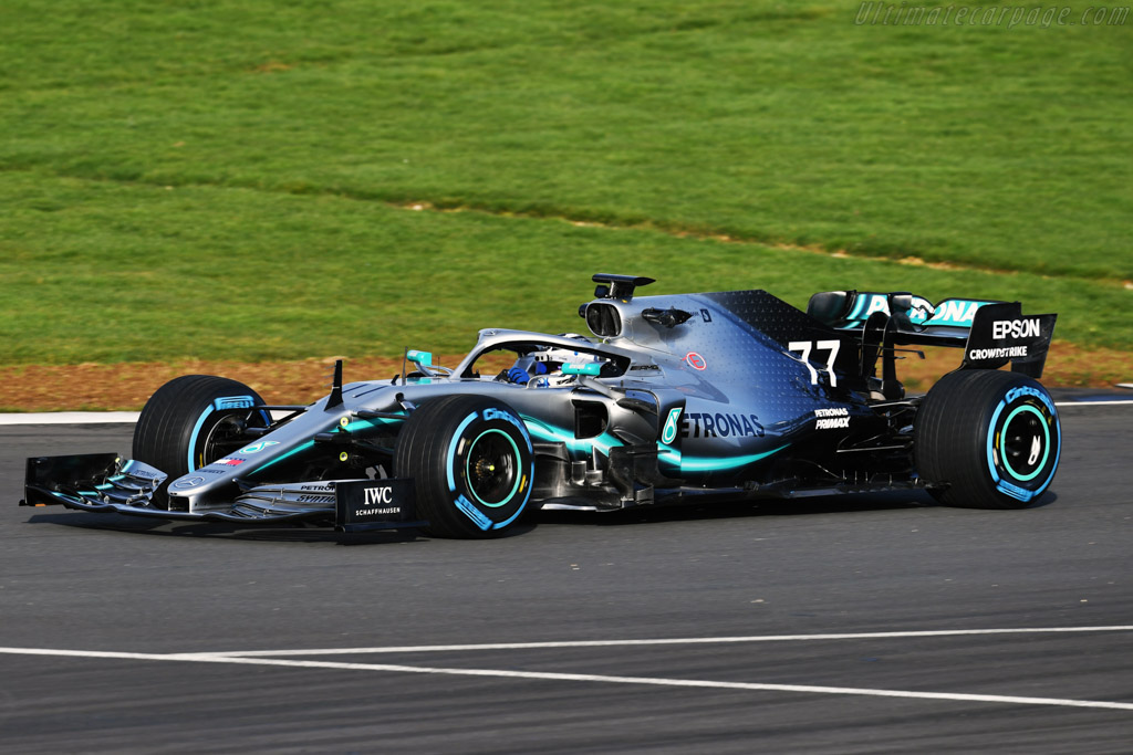 Mercedes-Benz W10 EQ Power+