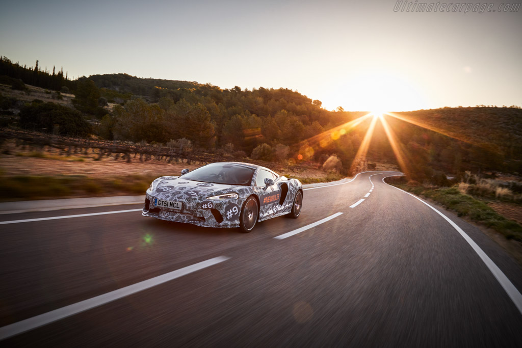 McLaren GT
