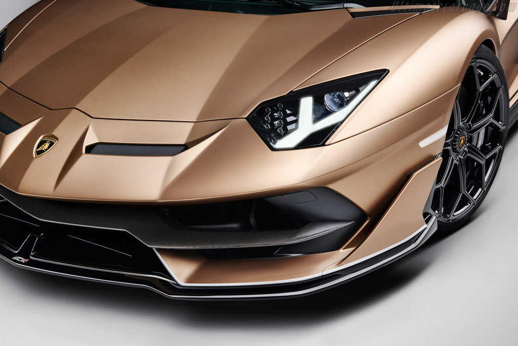 Lamborghini Aventador SVJ Roadster