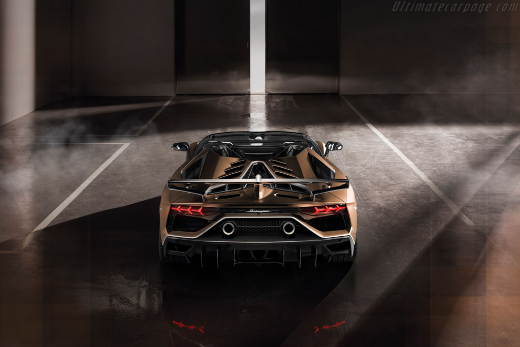 Lamborghini Aventador SVJ Roadster
