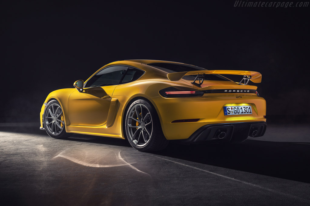 Porsche 718 Cayman GT4