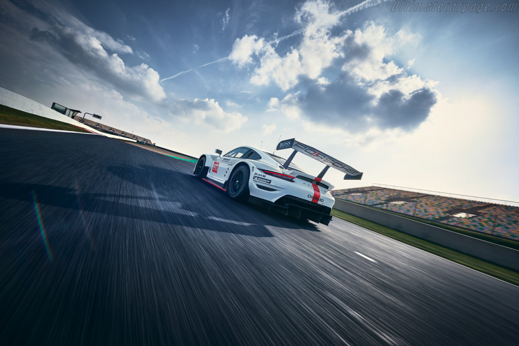 Porsche 911 RSR