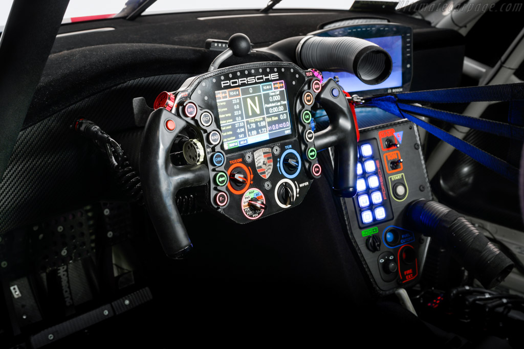 Porsche 911 RSR