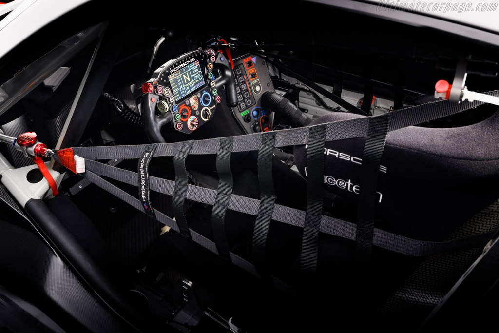 Porsche 911 RSR