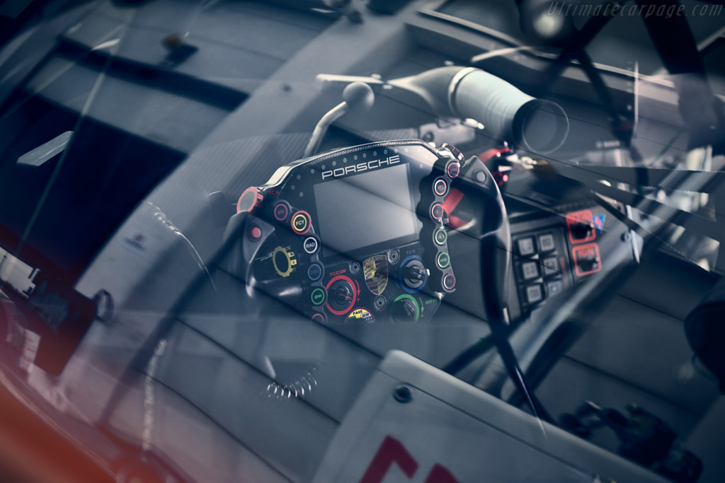 Porsche 911 RSR