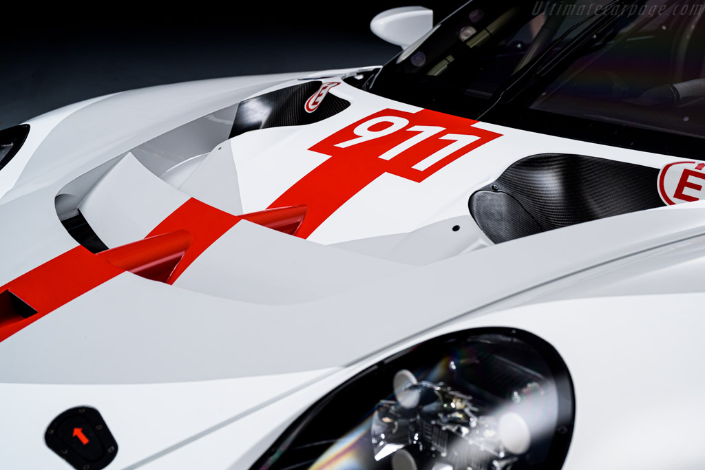 Porsche 911 RSR