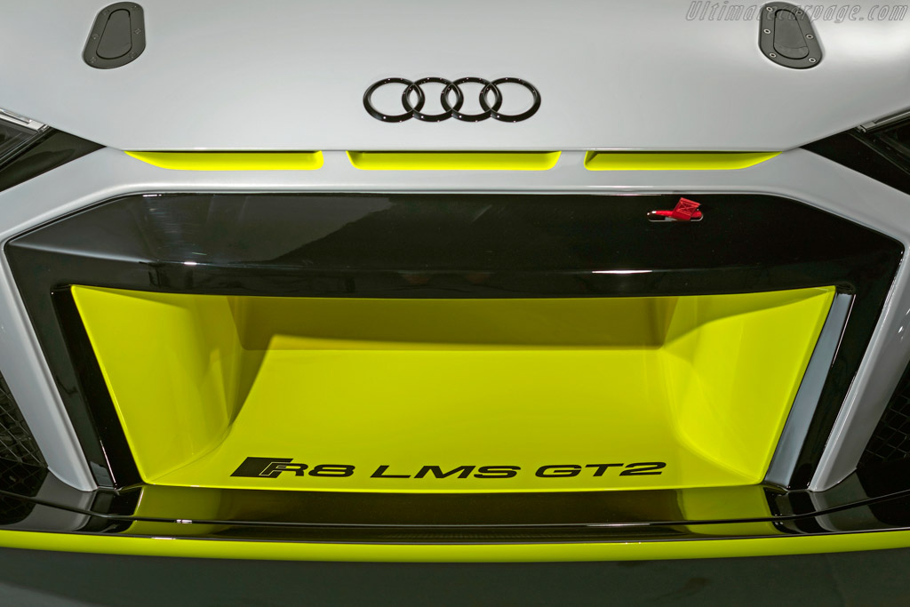 Audi R8 LMS GT2