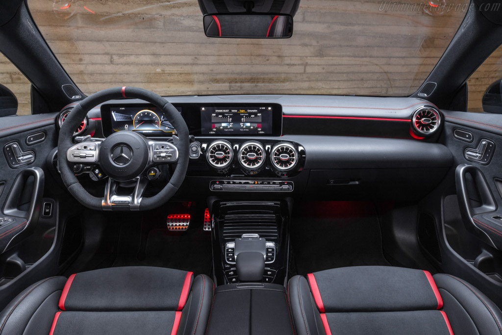 Mercedes-AMG CLA 45 S 4MATIC+ Shooting Brake