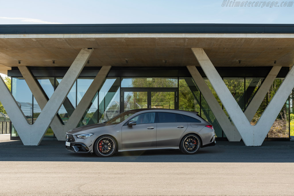 Mercedes-AMG CLA 45 S 4MATIC+ Shooting Brake